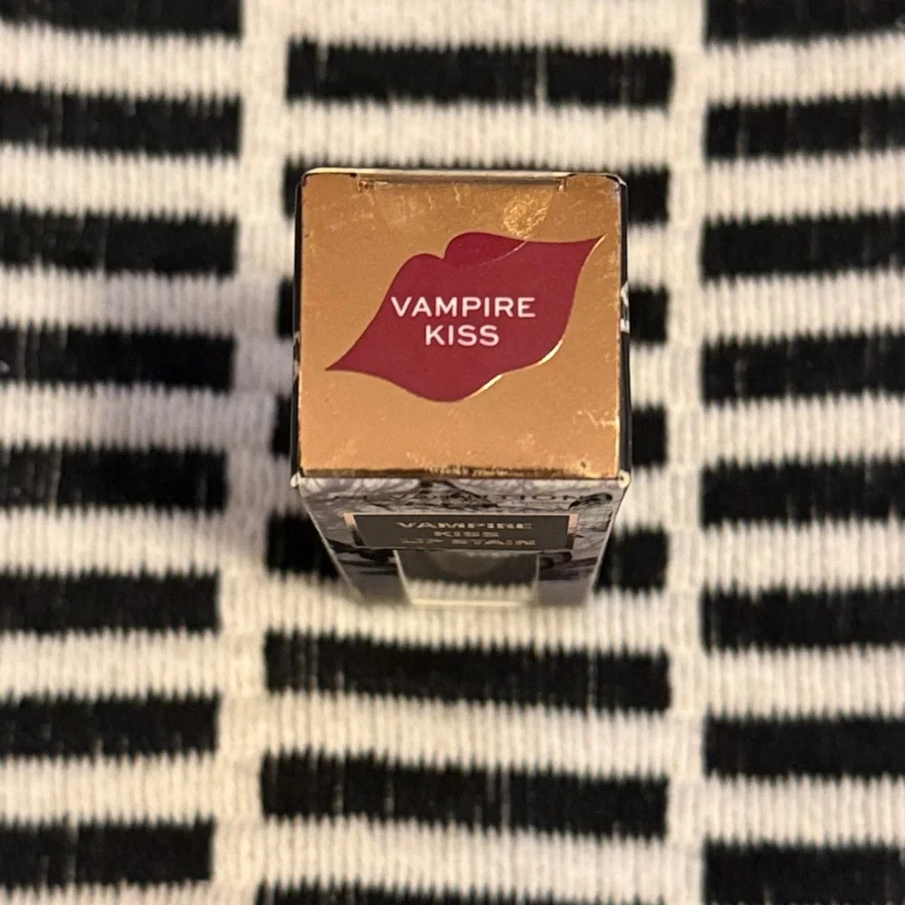 🌻 Revolution Makeup Vampire Kiss Lip Stain NWT